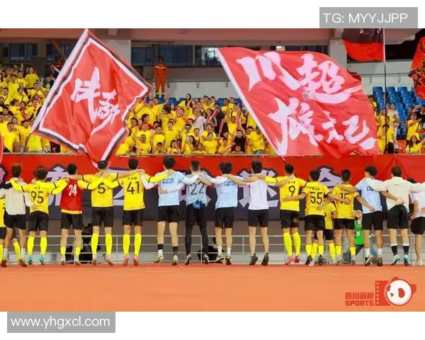 城市联赛特别报道：成都足球队在逆境中崛起的奋斗历程与荣耀时刻